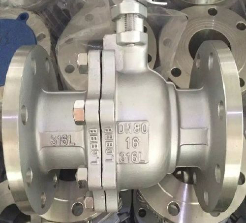 ���P����y