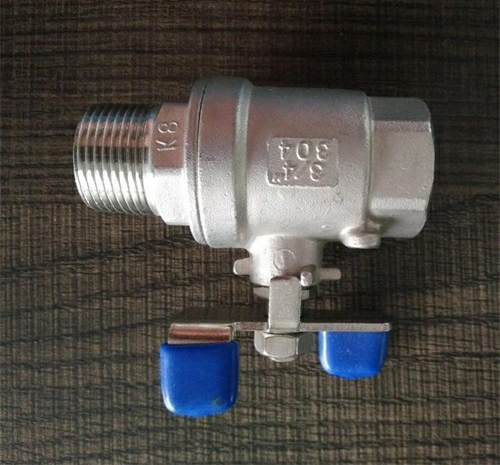 ����z�������y