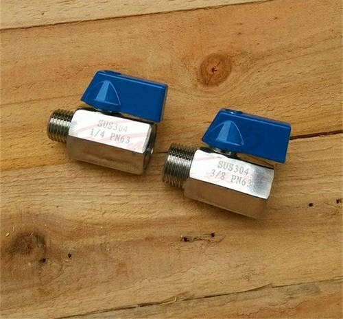 ���P��������y