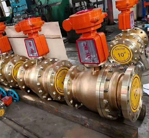 �~�������y