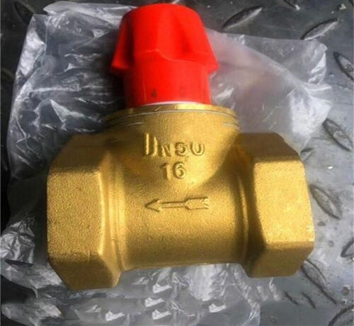 �S�~�{���y